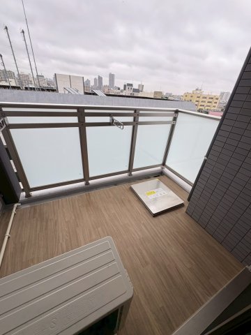 バルコニー　お洗濯にも便利なバルコニー付き