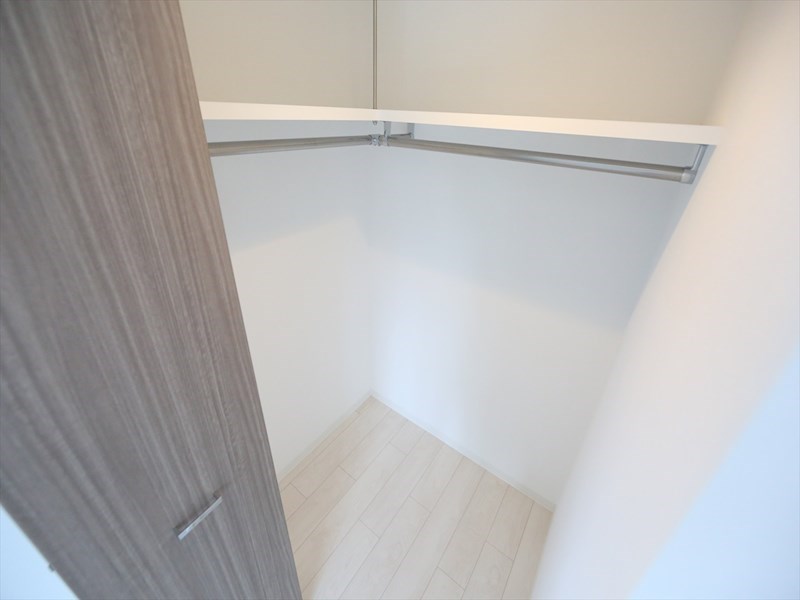 収納　ウォークインクローゼット（収納充実してます）