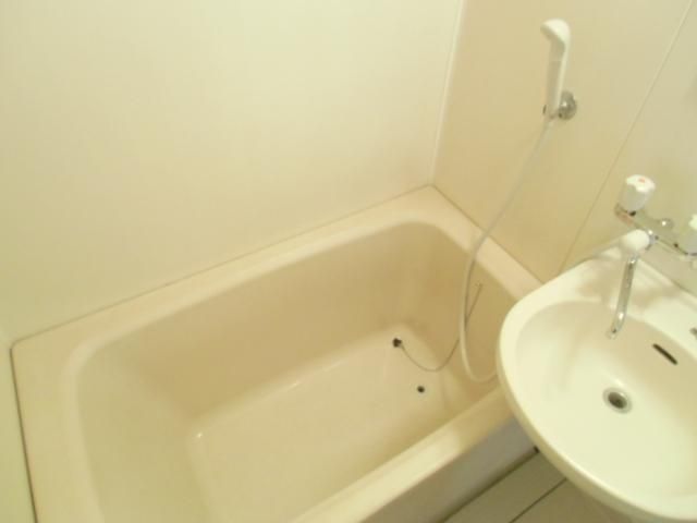 バス・シャワールーム　ゆったりバスルーム