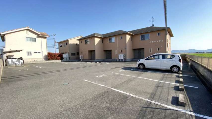 駐車場　駐車場