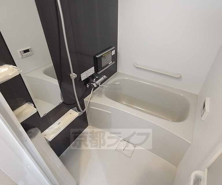 バス・シャワールーム　広い浴室です。