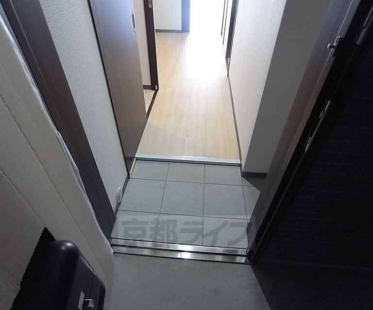 玄関　段差の低い玄関です。