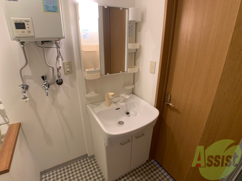 洗面設備　こちらに洗面台があります。朝の洗顔はこちらで。