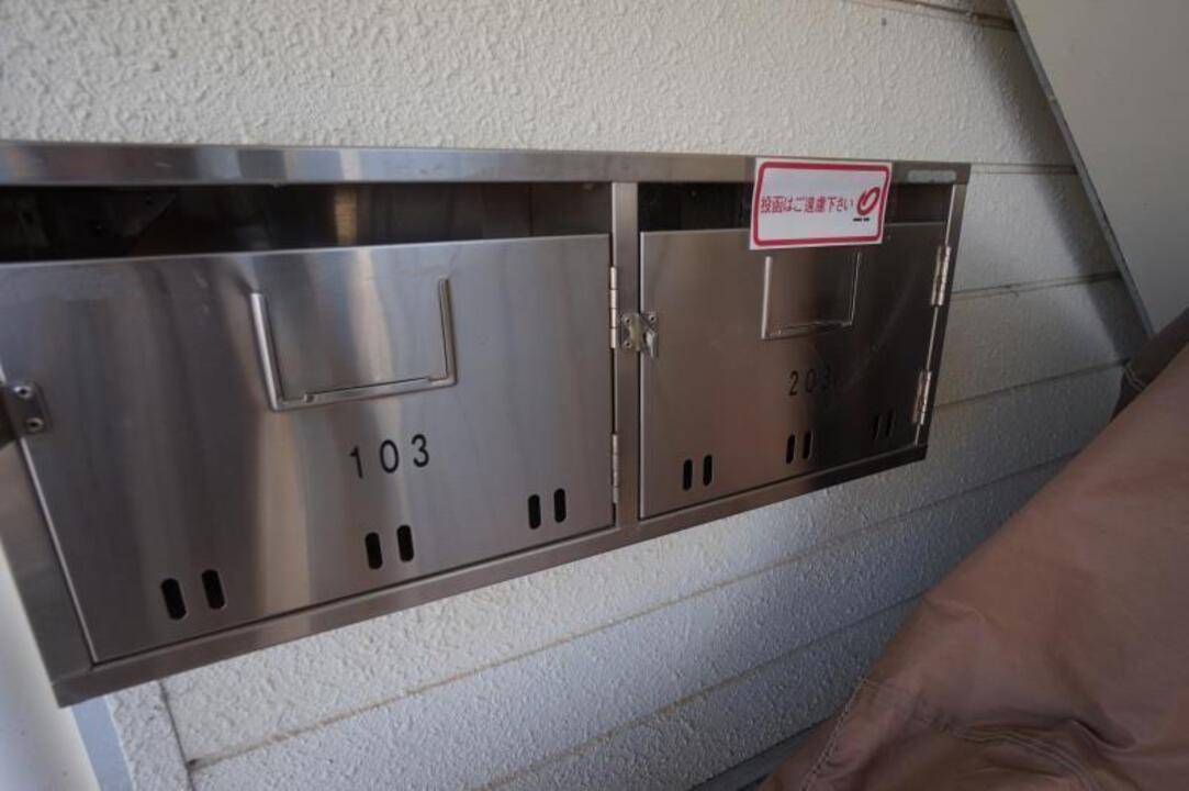 エントランス　メールBOX