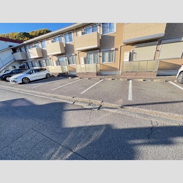 駐車場　駐車場完備です