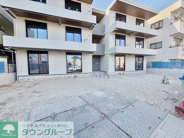 エントランス　駐車場