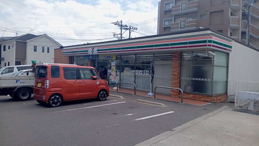 コンビニ　セブン－イレブン福岡的場２丁目店（コンビニ）まで804m