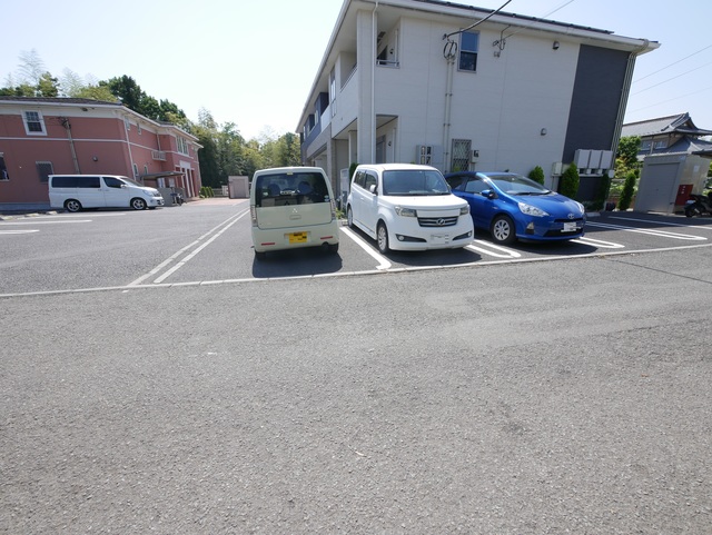 駐車場　★敷地内に舗装された駐車場がございます★