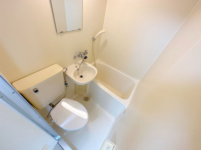 バス・シャワールーム　別号室の写真になります。