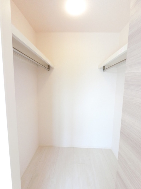 収納　ウォークインクローゼットです