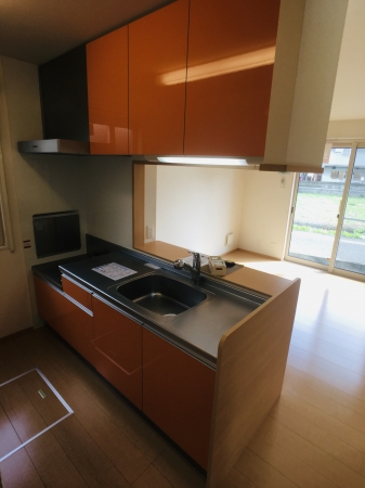 キッチン　コンパクトなキッチンで掃除もラクラク