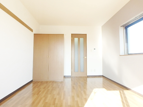 居室・リビング　※写真は別室です。