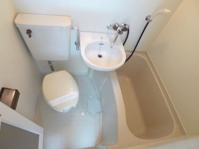 トイレ　写真は202号