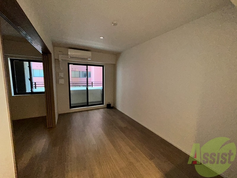 居室・リビング　８．０帖のリビングは広々としていて開放感があります。