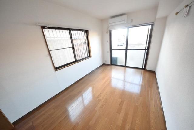 その他部屋・スペース　2面採光の明るいお部屋です