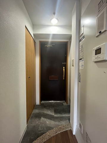 玄関　収納もある玄関です