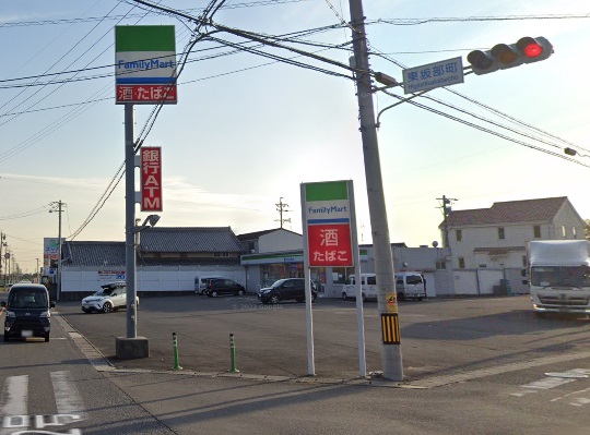 コンビニ　ファミリーマート四日市東坂部店（コンビニ）まで772m