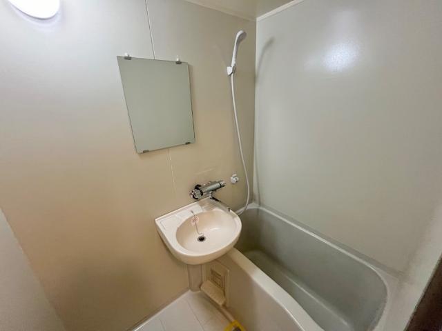 バス・シャワールーム　バス