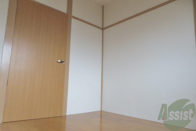 その他設備　４．５帖の洋室です。家具をどのように置くか悩みますね。