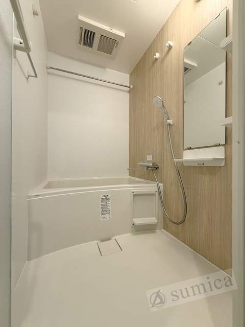 バス・シャワールーム　浴室暖房乾燥機付き・階数により色が異なります