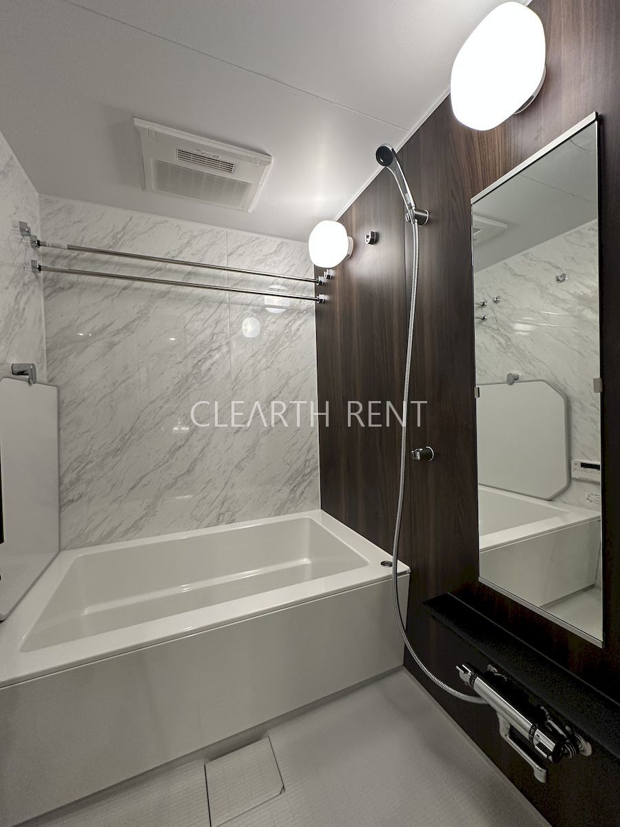 バス・シャワールーム　追い炊き機能付オートバスを採用