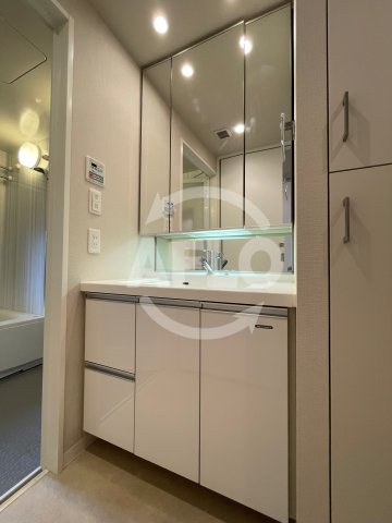 洗面設備　パークアクシス心斎橋　独立洗面化粧台