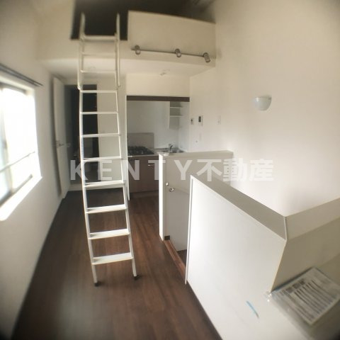 居室・リビング　こちらのリビングで趣味の時間をお楽しみください