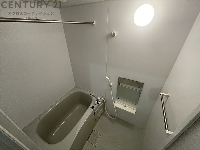 バス・シャワールーム　浴室乾燥付きで便利なバスルーム♪