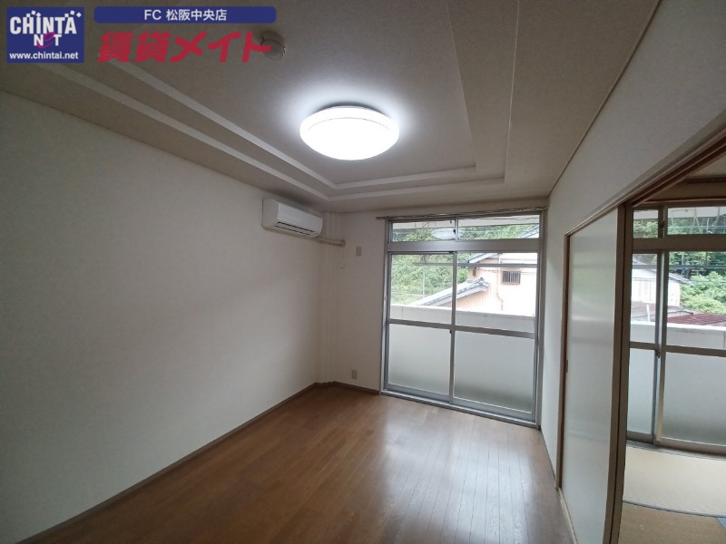 居室・リビング　同型参考写真