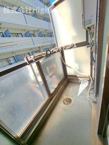 バルコニー　バルコニーがあります