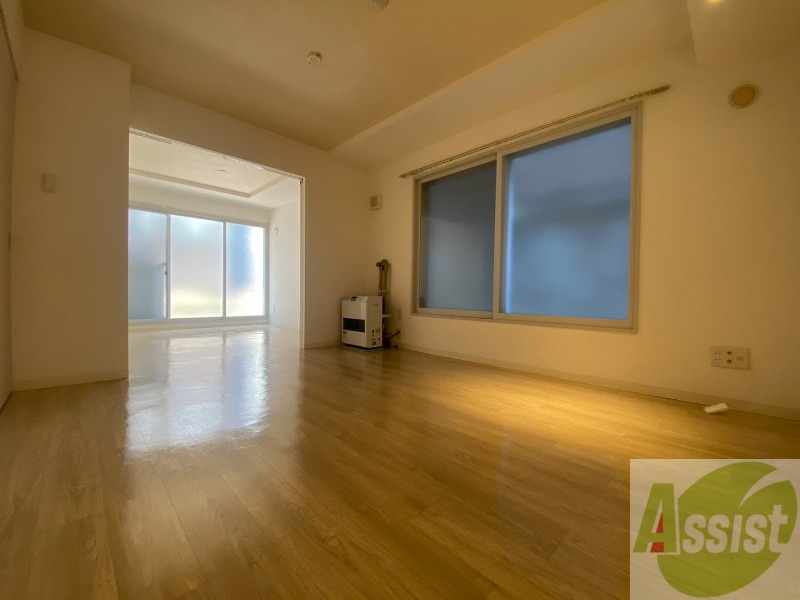 居室・リビング　広くてキレイなお部屋が広がっていて、充実した生活が送れそう。