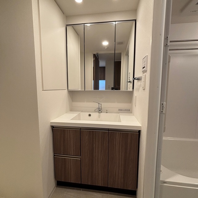 洗面設備　※写真は同タイプ住戸です。