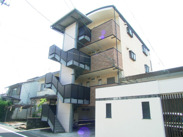 建物外観　2010年7月撮影