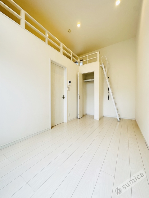 居室・リビング　天井高が高くオシャレな室内♪♪