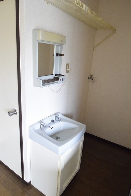 洗面設備　反転タイプ