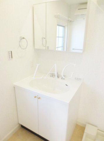 洗面設備　独立洗面台です。