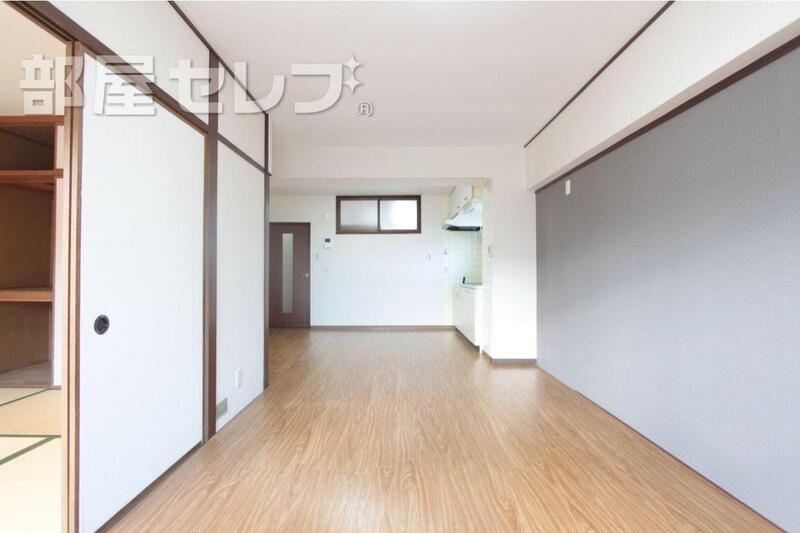 居室・リビング　広いキッチンスペース。