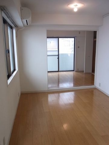 居室・リビング　居間です