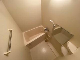 バス・シャワールーム　シンプルで機能的な浴室です☆