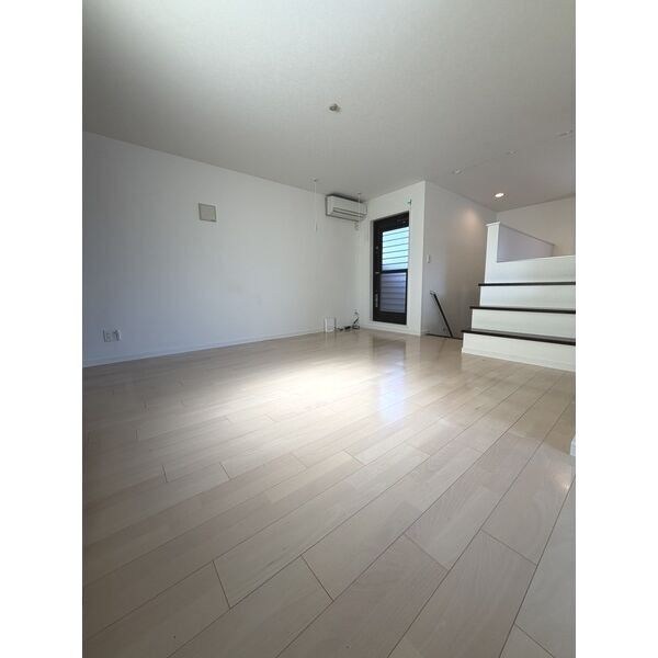 居室・リビング　内装