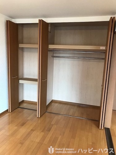 収納　同タイプの異なる部屋のお写真です。現況優先でお願いします。