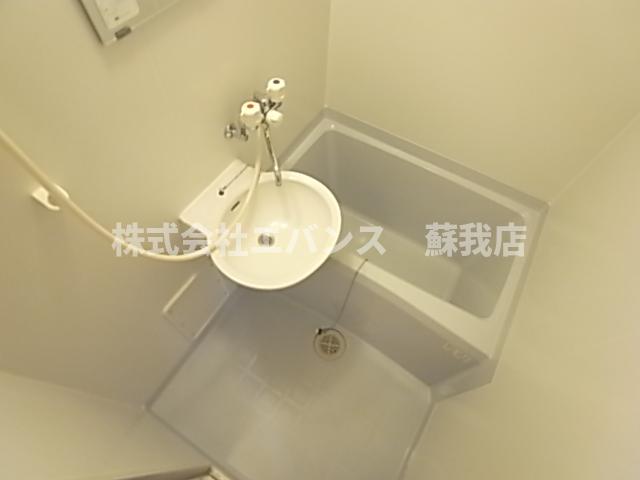 バス・シャワールーム　落ち着いた空間のお風呂です