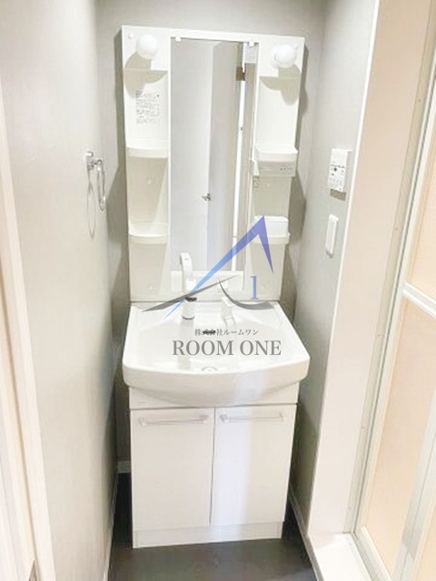 洗面設備　独立洗面台です。