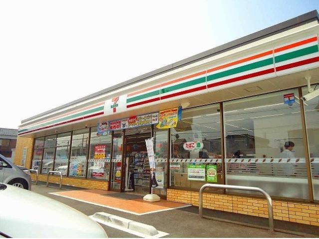 コンビニ　ファミリーマート 徳島国府町店（コンビニ）まで380m
