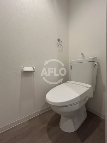 トイレ　ソラシアレジデンス九条　トイレ