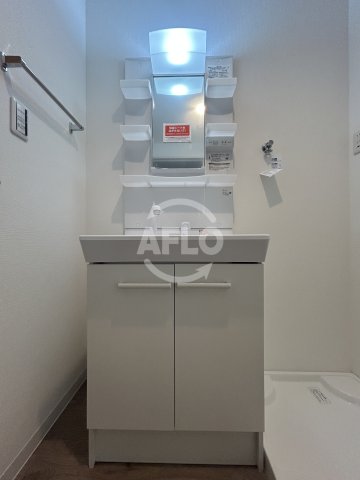 洗面設備　ソラシアレジデンス九条　独立洗面台