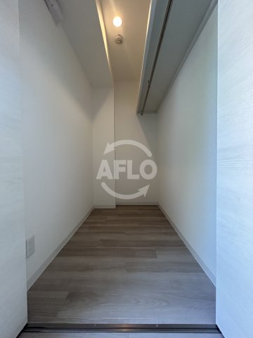 収納　ソラシアレジデンス九条　ウォークインクローゼット