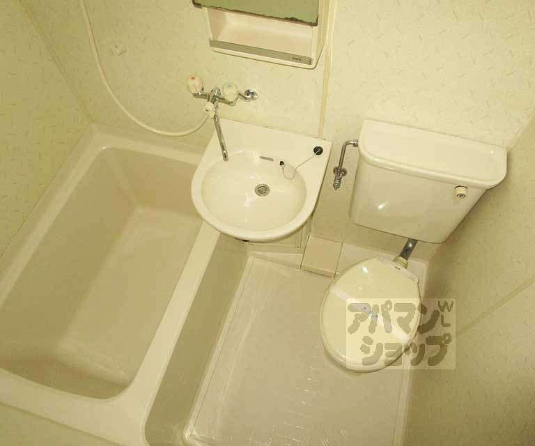 バス・シャワールーム　１０７号室の写真です。