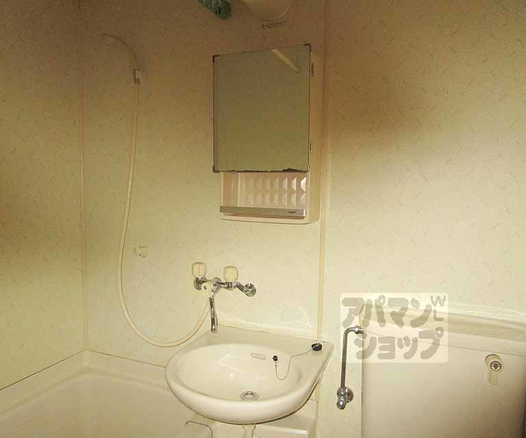 洗面設備　１０７号室の写真です。