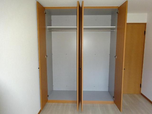 収納　クローゼット(6.1帖洋室)